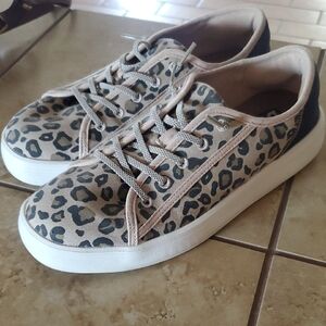 NWOT Hey Dude "Cody W Desert" Sneakers, 10